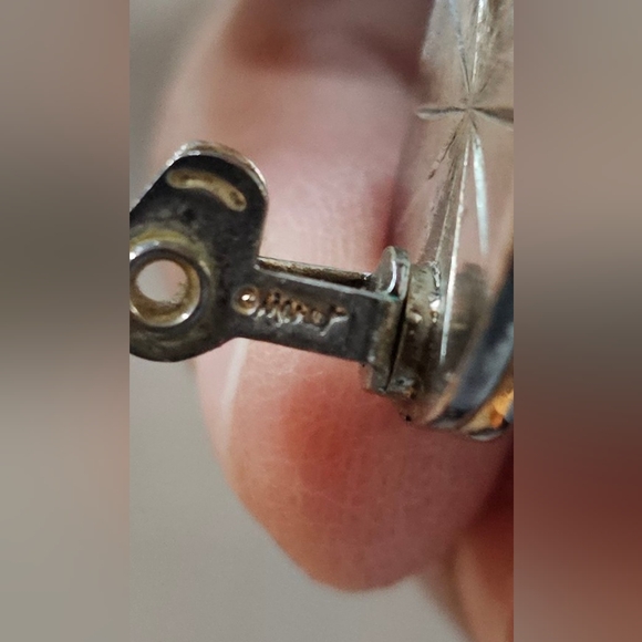 Vintage Monet - Faceted Black Clip-on Earrings - Picture 2 of 3